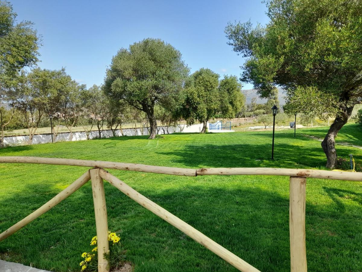 Agriturismo Palas De Serra Country Resort Onifai Exterior foto